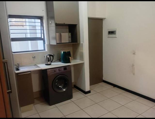 1 BEDROOM APARTMENT FOR SALE IN LONEHILL